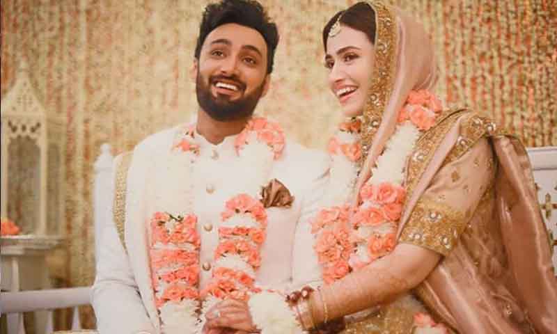 اداکارہ ثنا جاوید اور گلوکار عمیر جسوال رشتہ ازدواج میں بندھ گئے