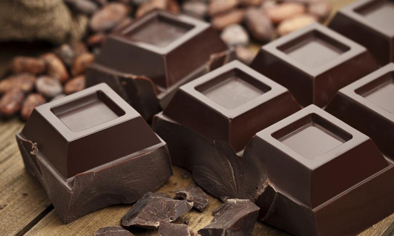 محنت، قابلیت، ذہانت کے ساتھ نوبل انعام جیتنے کے لیے چاکلیٹ کھانا بھی ضروری