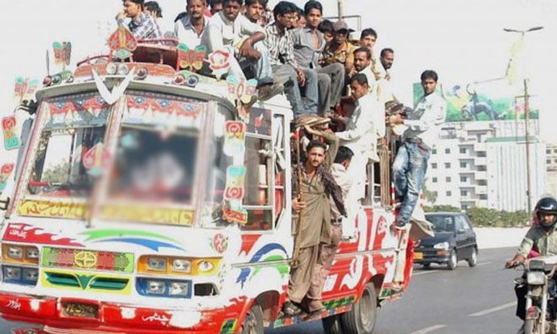 کراچی: پبلک ٹرانسپورٹ میں کورونا ایس او پیز کی خلاف ورزی جاری