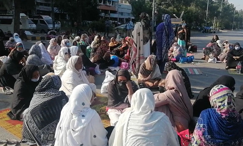 ڈی چوک پر لیڈی ہیلتھ ورکرز کا دھرنا چوتھے روز بھی جاری