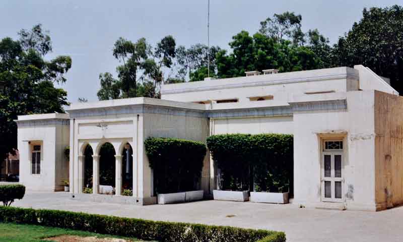 جاوید منزل آج بھی علامہ اقبال کی یادگاروں سے مزین