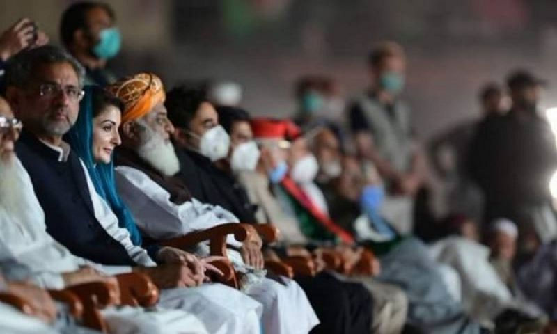 اپوزیشن جلسے کر کےعوام دشمنی کی مرتکب نہ ہو، شبلی فراز