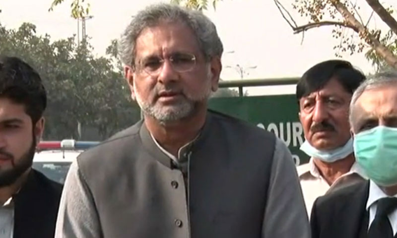 ہم نے بھی جذبات میں آکر مسائل حل کرنے کیلئے اختیارات سے تجاوز کیا، شاہد خاقان