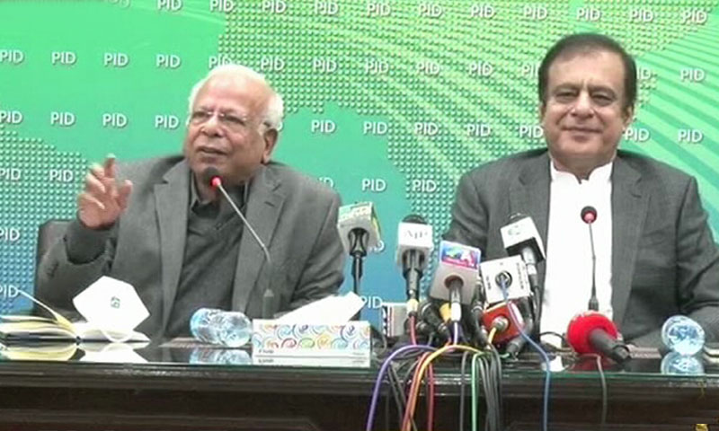 پی آئی اے کے ملازمین کی تعداد آدھی، اسٹیل ملز کو لیز کرنے جارہے ہیں، عشرت حسین