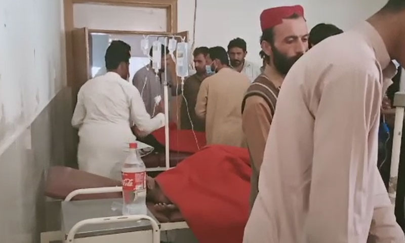 شادی کی تقریب میں گیس سلنڈر دھماکہ، 30 افراد زخمی شادی کی تقریب میں گیس سلنڈردھماکہ،30افرادزخمی