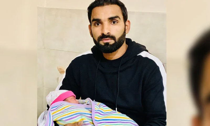 آصف علی نے دعاؤں میں یاد رکھنے والے اہل خانہ اور دوستوں کا شکریہ بھی ادا کیا۔