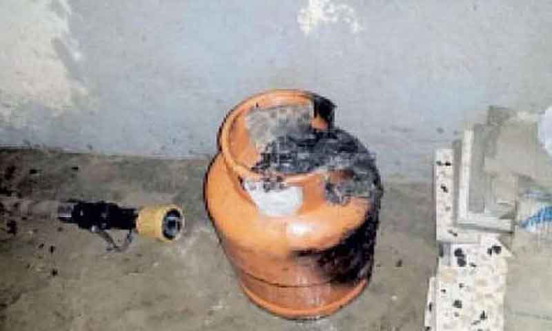 نوشہرہ: گھر میں سلنڈر دھماکہ، 5افراد زخمی