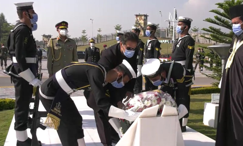 وزیراعظم کا نیول ہیڈکوارٹرز کا دورہ