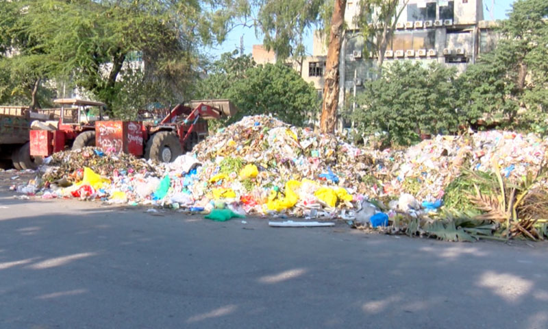لاہور: مختلف جگہوں میں گندگی کے ڈھیر، تعفن پھیلنے لگا