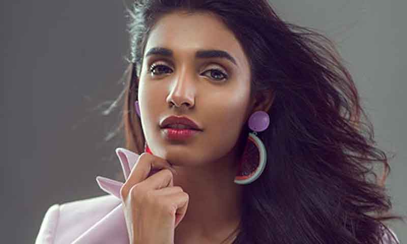 آمنہ الیاس کی ٹریفک کلچر کی ویڈیو انٹرنیٹ پر مقبول