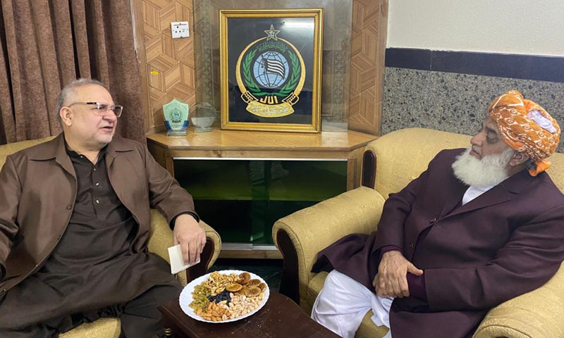 کسی کی جرات نہیں مجھے بلائے، کچی گولیاں نہیں کھیلیں: فضل الرحمان