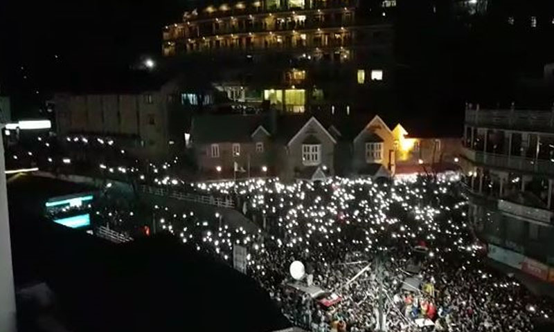 مری: سال نو کا جشن، آتشبازی ، ایس او پیز کی دھجیاں بکھر گئیں