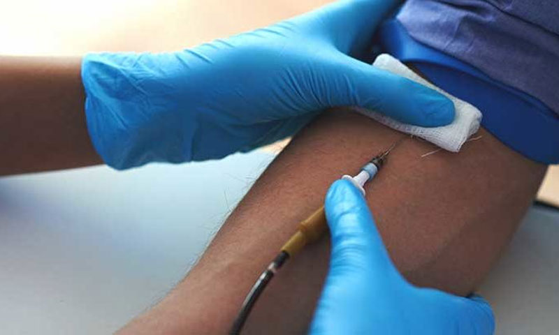 پشاور: سہولت کارڈ پروگرام کے تحت پلازما فیرسس ٹریٹمنٹ پر پابندی عائد