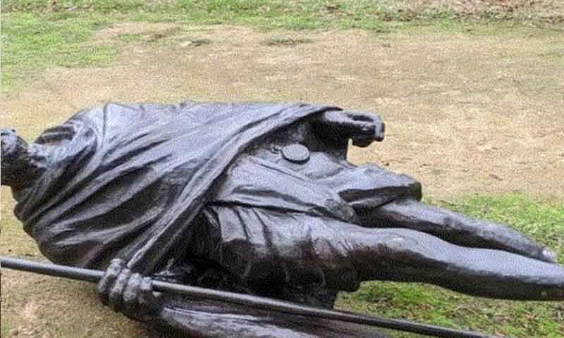 امریکہ: مہاتما گاندھی کے مجسمے کو نامعلوم افراد نے توڑ ڈالا