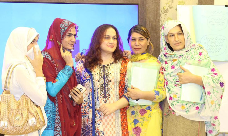 کورونا لاک ڈاؤن اور خواجہ سراؤں کو درپیش مشکلات