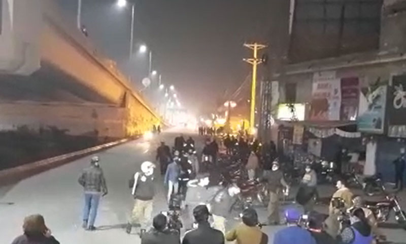 آن لائن امتحانات کیلئے احتجاج کرنے والے طلباکیخلاف مقدمہ درج