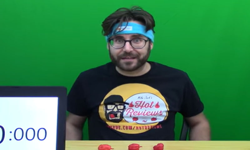 تیز اور تیکھی مرچیں کھانے کا ریکارڈ