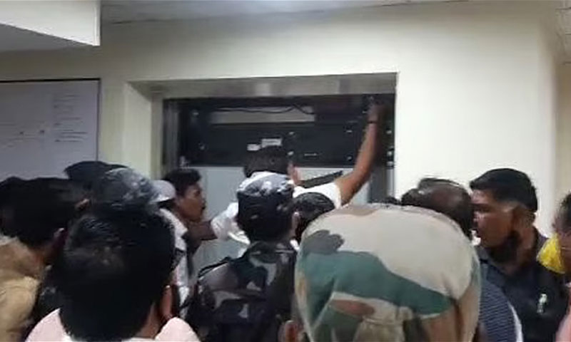 اسپتال کی لفٹ گر گئی، سابق وزیر اعلیٰ موجود تھے