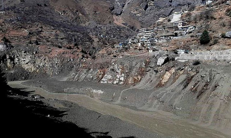 بھارت: اترکھنڈ میں گلیشیئر و ڈیم ٹوٹنے سے 10 افراد ہلاک، 150 لاپتہ