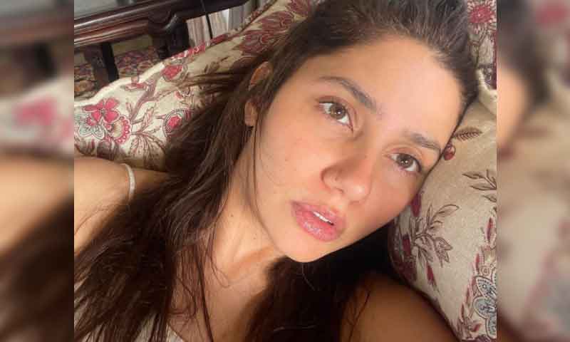 تصویر کی کیپشن میں ماہرہ نے ’ہارٹ ایموجی‘ بھی بنایا ہے