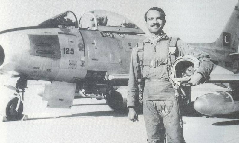 ایم ایم عالم کی آٹھویں برسی: پاک فضائیہ کا خراج عقیدت