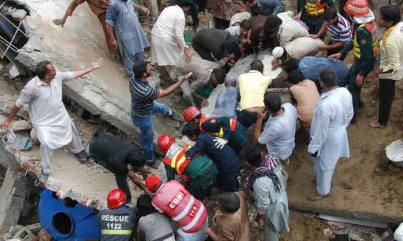 مسجد کی چھت شہید ہونے سے دو بچیاں جاں بحق مسجد کی چھت گرنے سے دو بچیاں دم توڑ گئیں