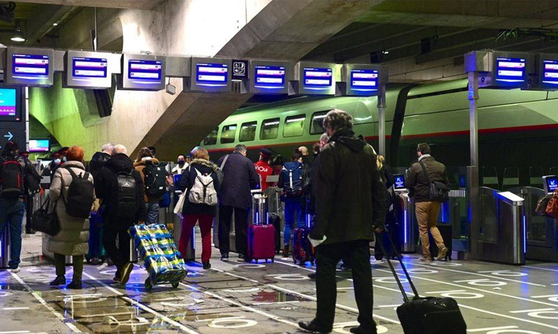 کورونا کی تیسری لہر: فرانس میں ایک بار پھر لاک ڈاؤن کی تیاری