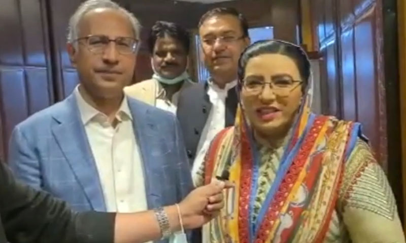 فردوس عاشق اعوان حفیظ شیخ کی 'فتح' کا اعلان کرنے اسمبلی پہنچ گئیں