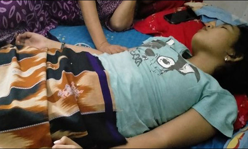 لڑکی جو مسلسل دو ہفتے سوتی رہی