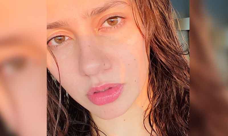 ماہرہ خان یا تل کا لڈو، سپر اسٹار نے فینز کو چہرے سے تل گننے کا چیلنج دے دیا