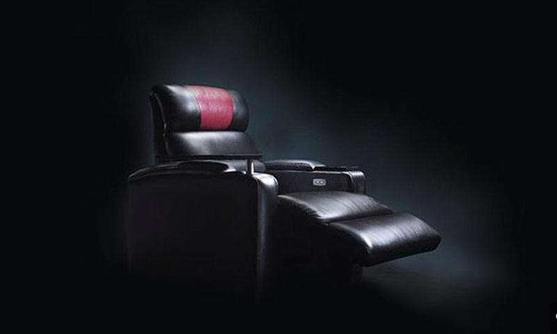 سینما کا آرام دہ صوفہ قاتل بن گیا