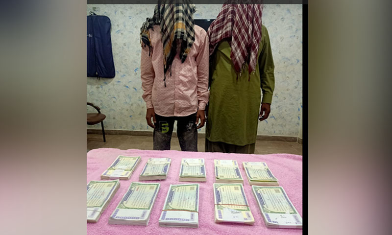 کراچی: بلڈر کے کیشئر سے 3 کروڑ روپے  کے بانڈز  چھیننے والے دو ملزمان گرفتار