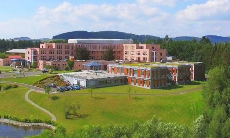 اسپتال انتظامیہ کی غفلت، بزرگ شہری دونوں ٹانگوں سے محروم