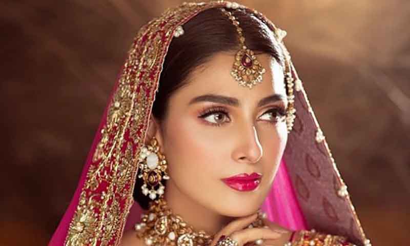 عائزہ خان کا عروسی لباس میں دلکش انداز