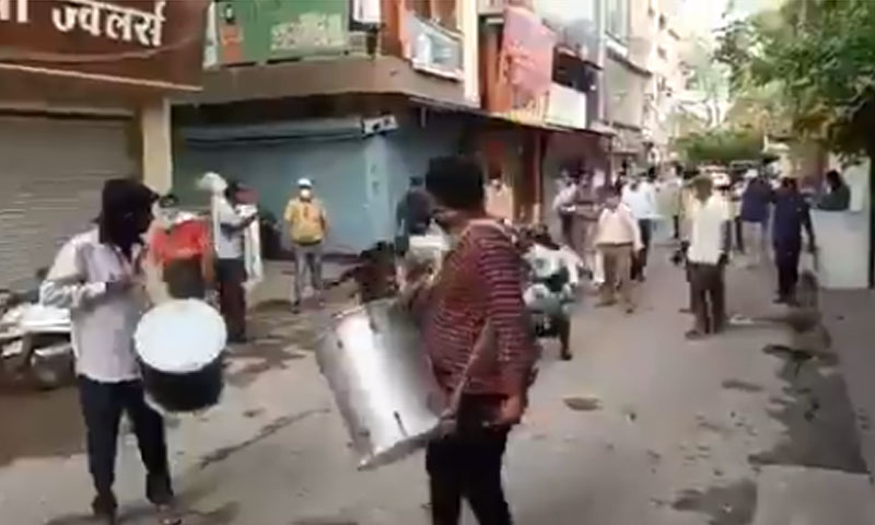 بھارت میں کرفیو کی خلاف ورزی پر انوکھی سزا