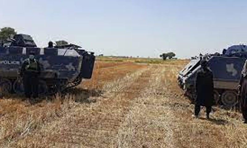 کندھ کوٹ: آپریشن کے دوران ڈاکوؤں کی متعدد کمین گاہیں نذر آتش