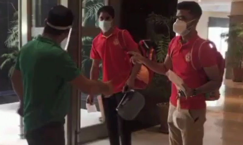 پی ایس ایل سیزن 6 بقیہ میچز: کرکٹرز اور آفیشلز ابوظہبی کیلئے روانہ