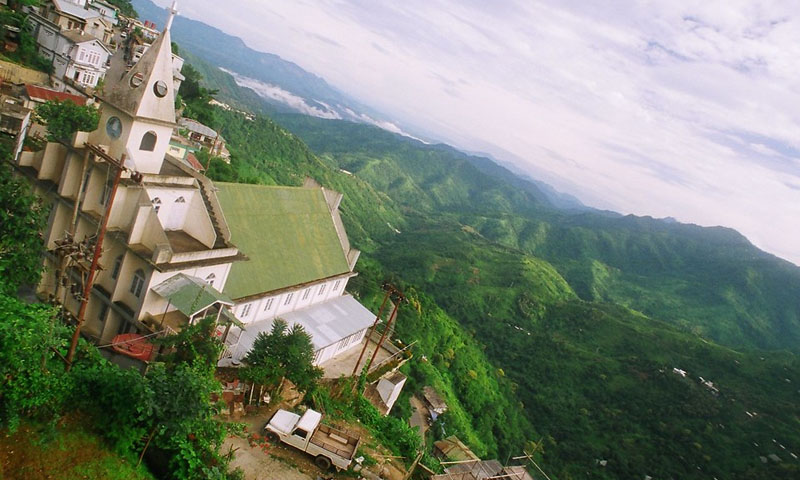 زیادہ بچوں والے والدین کیلیے ایک لاکھ روپے نقد انعام کا اعلان