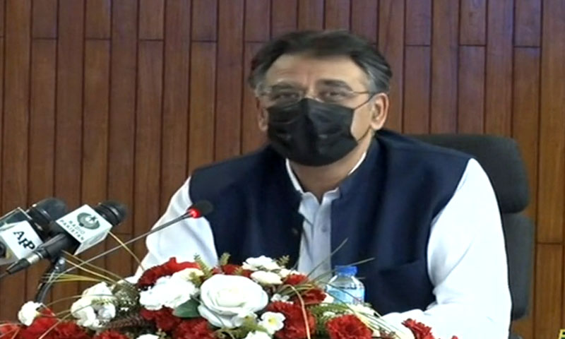 پاکستان میں 3 کروڑ سے زائد افراد کو ویکسین لگ گئی، اسد عمر