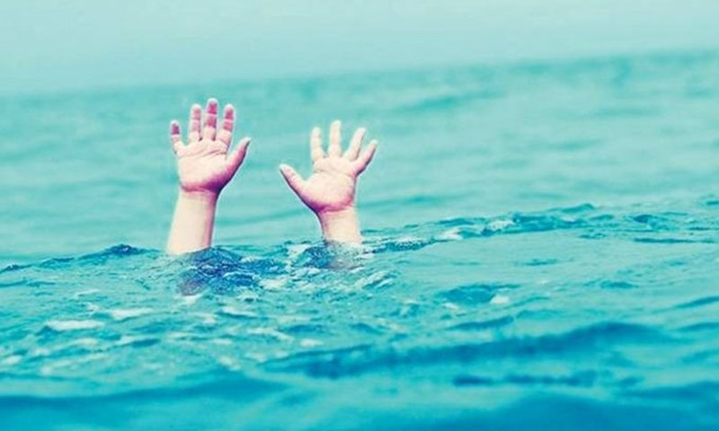 بھارت: سیلفی لینے کے دوران 3 لڑکیاں ڈوب کر ہلاک