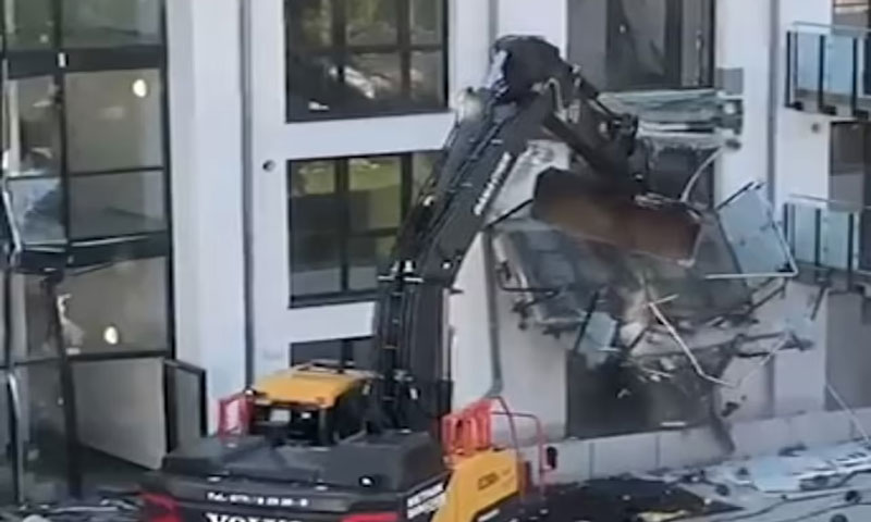 اجرت نہ دینے پر ملازم نے کروڑوں روپے کا نقصان کر دیا