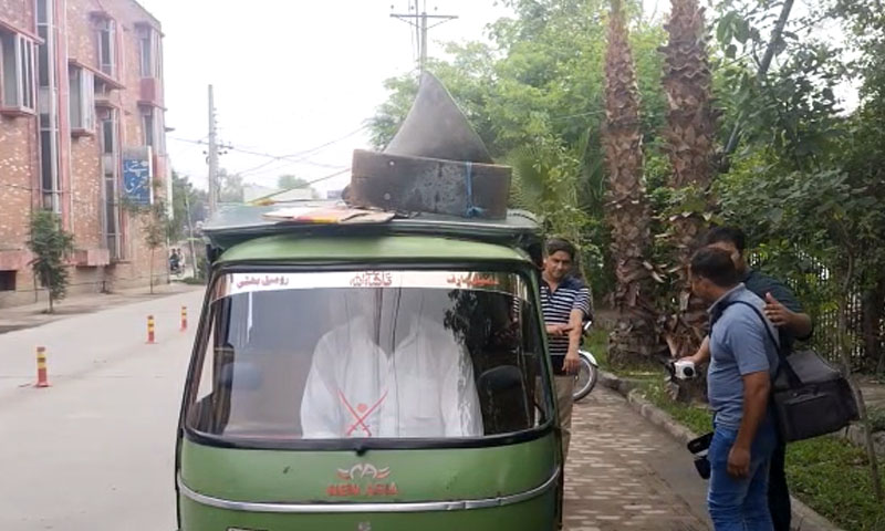 عزت مآب کمشنر کا کتا گم: شہر میں لاؤڈ اسپیکر پر اعلانات