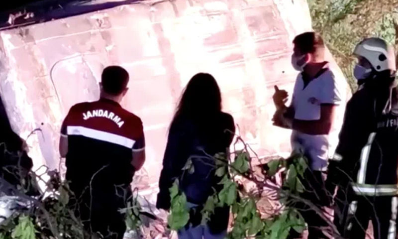 ترکی: پاکستانیوں سمیت دیگر تارکین وطن کی بس کو حادثہ،12 جاں بحق،26 زخمی