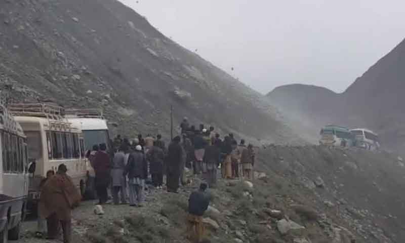 شاہراہ قراقرم مکمل بلاک، کھلنے میں 3 سے4 دن لگ سکتے ہیں، محکمہ داخلہ جی بی