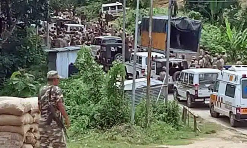 بھارت: پولیس کی ایک دوسرے پر فائرنگ، 6 اہلکار ہلاک، 50 سے زائد زخمی بھارت: پولیس کی ایک دوسرے پر فائرنگ، 6 اہلکار ہلاک، 50 سے زائد زخمی