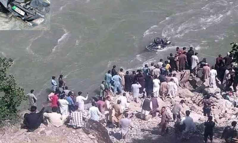 وادی نیلم: حادثے کا شکار ہونے والی کار میں جاں بحق افراد کی تعداد 6 ہو گئی
