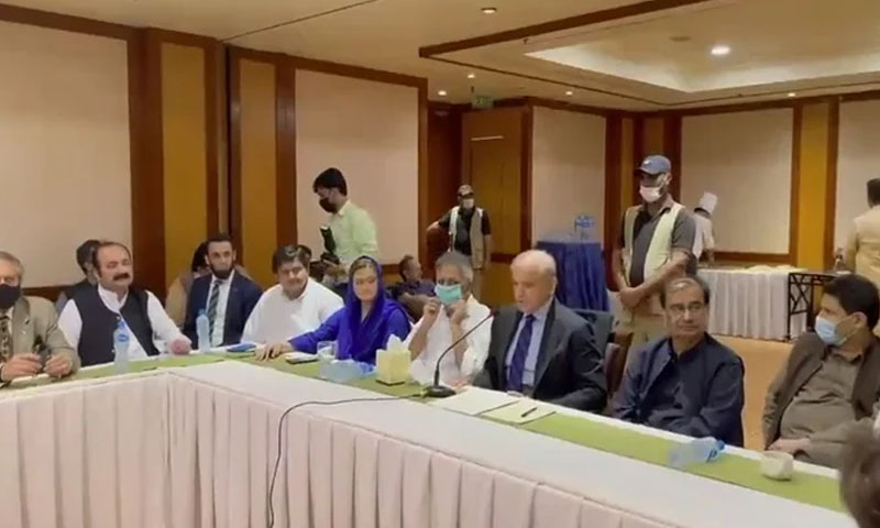 عمران نیازی نے میڈیا پر جو قدغنیں لگائیں کوئی اور حکومت ہوتی تو الٹ دی جاتی، شہباز شریف