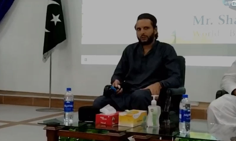 شوشل میڈیا اور موبائل وقت ضائع کرنے والے ٹول ہیں، شاہد افریدی