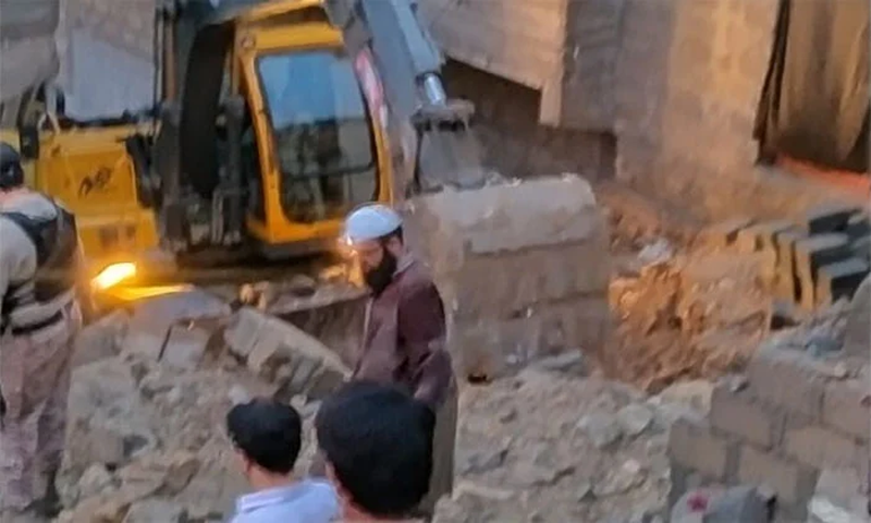 کراچی:چھت گرنے سے ماں اور 3 بچے جان سے ہاتھ دھو بیٹھے