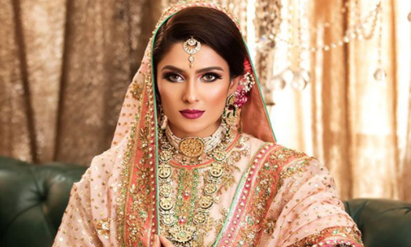 عائزہ خان کا فوٹو شوٹ سوشل میڈیا پر وائرل